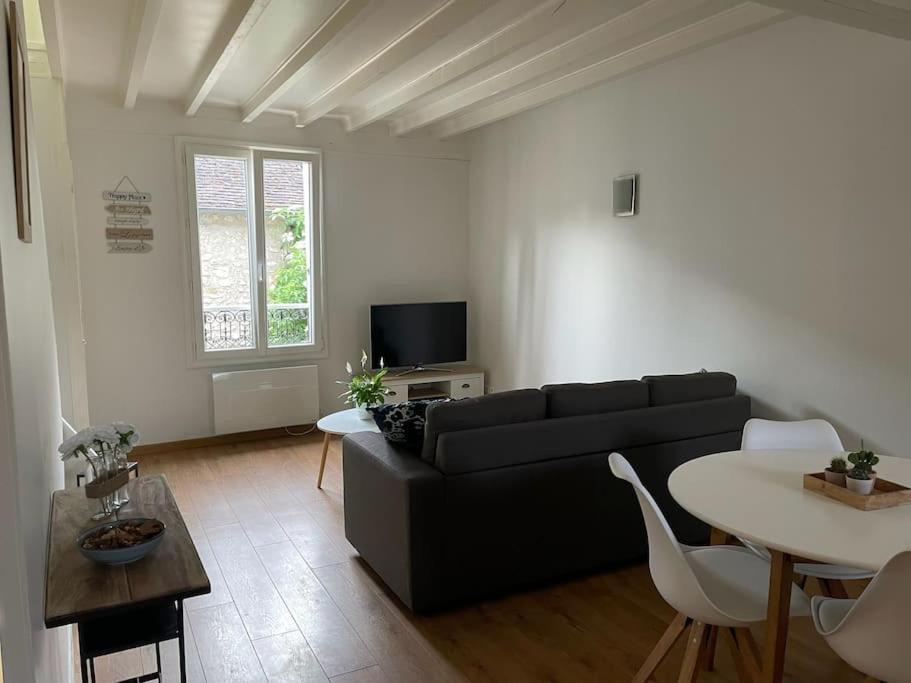 Tiny Paradise - 2 Bedrooms Apartment Montigny-sur-Loing Dış mekan fotoğraf
